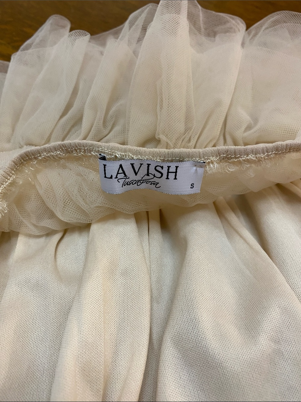 Lavish boutique Sheer Ruffle Halter Crop Top - Cream size women’s small like new - Picture 3 of 3
